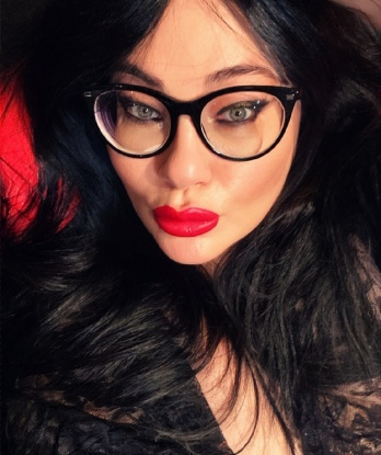 Моя нежная кожа и опытные руки обещают тебе неповторимое удовольствие. 👄
Я мастер эротического массажа, готовая погрузить тебя в мир самых сокровенных фантазий. Мои услуги превращают обычное свидание в незабываемую встречу, наполненную страстью и развратом. 🌟
✨ Мои возможности бесконечны. Я исполню все тайные желания, фетиши и эротические сценарии, которые только представляешь. В моих медовых объятиях ты откроешь для себя новые грани наслаждения.
Отзывы моих довольных клиентов говорят сами за себя. Я предлагаю дискретность, качество и настоящий интимный опыт, которого ты давно ждал. 💋
Ознакомься со мной на фото и позвони мне, чтобы я рассказала тебе больше о себе. Встречи проходят в уютной и безопасной атмосфере моей роскошной квартиры в Москве. Жду тебя, мой горячий коврик! 🔥 Саша
