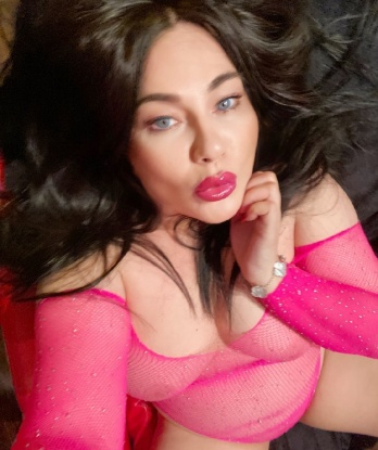 Моя нежная кожа и опытные руки обещают тебе неповторимое удовольствие. 👄
Я мастер эротического массажа, готовая погрузить тебя в мир самых сокровенных фантазий. Мои услуги превращают обычное свидание в незабываемую встречу, наполненную страстью и развратом. 🌟
✨ Мои возможности бесконечны. Я исполню все тайные желания, фетиши и эротические сценарии, которые только представляешь. В моих медовых объятиях ты откроешь для себя новые грани наслаждения.
Отзывы моих довольных клиентов говорят сами за себя. Я предлагаю дискретность, качество и настоящий интимный опыт, которого ты давно ждал. 💋
Ознакомься со мной на фото и позвони мне, чтобы я рассказала тебе больше о себе. Встречи проходят в уютной и безопасной атмосфере моей роскошной квартиры в Москве. Жду тебя, мой горячий коврик! 🔥 Саша